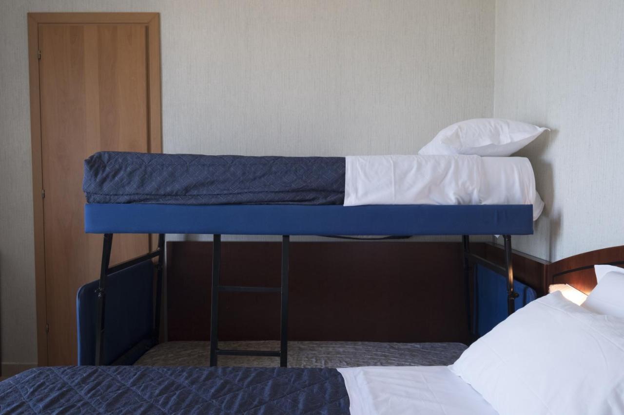 Hotel Rex Rimini Bagian luar foto