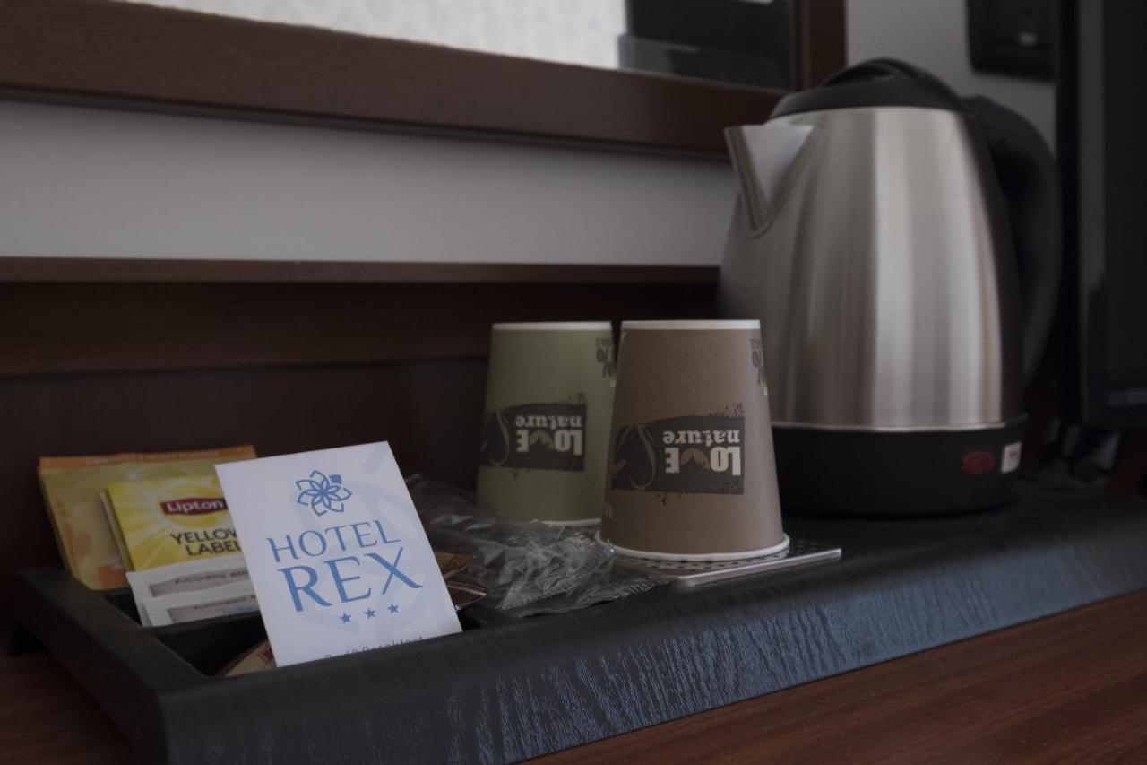 Hotel Rex Rimini Bagian luar foto
