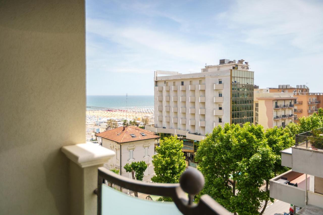 Hotel Rex Rimini Bagian luar foto