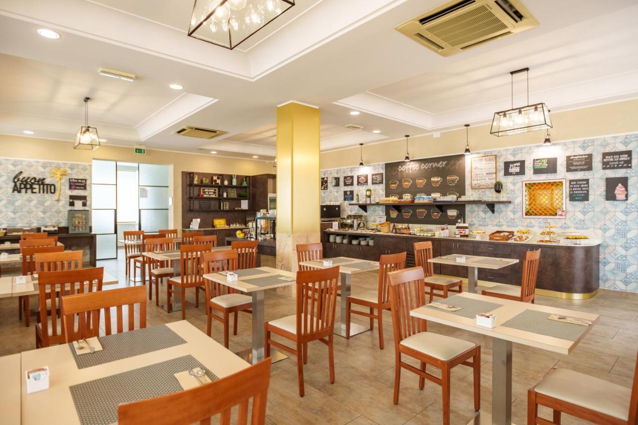 Hotel Rex Rimini Bagian luar foto