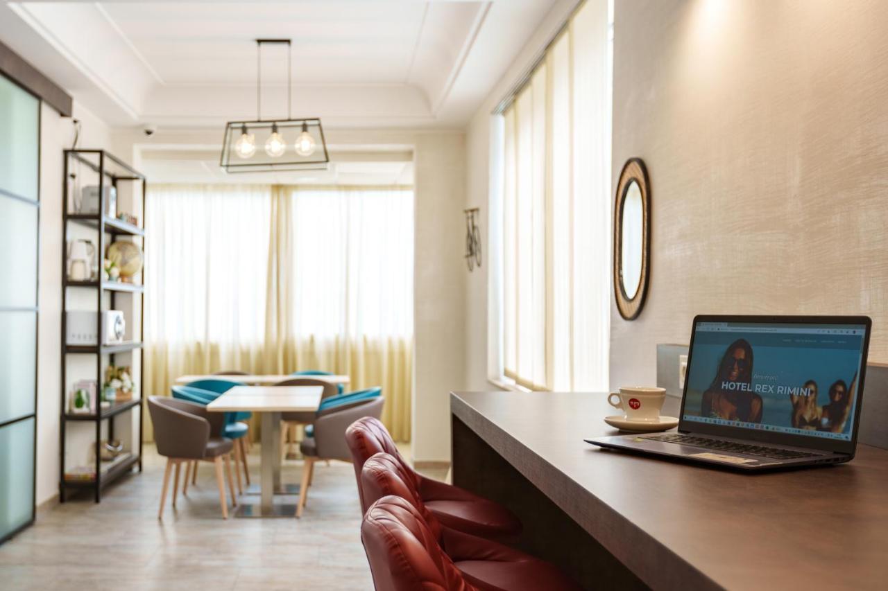 Hotel Rex Rimini Bagian luar foto