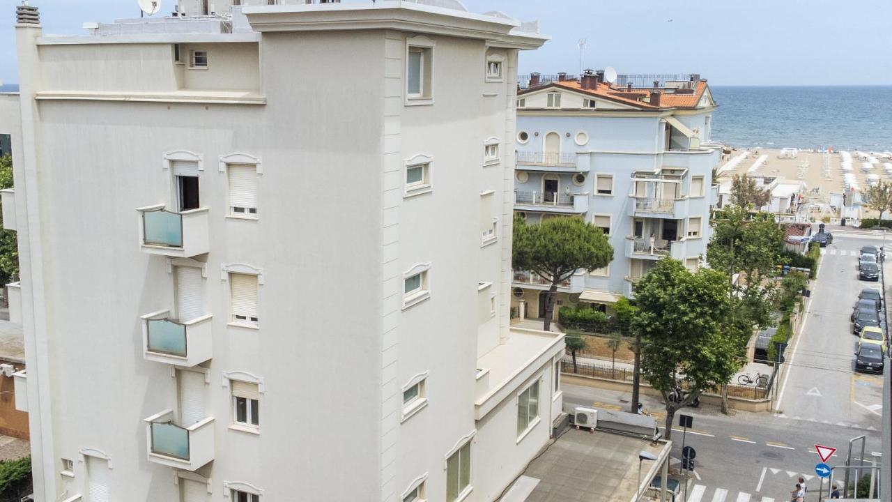 Hotel Rex Rimini Bagian luar foto