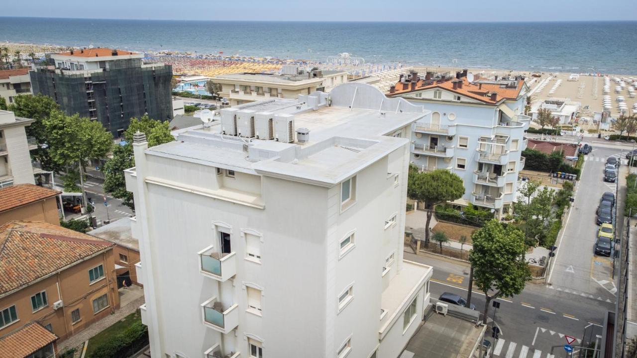 Hotel Rex Rimini Bagian luar foto