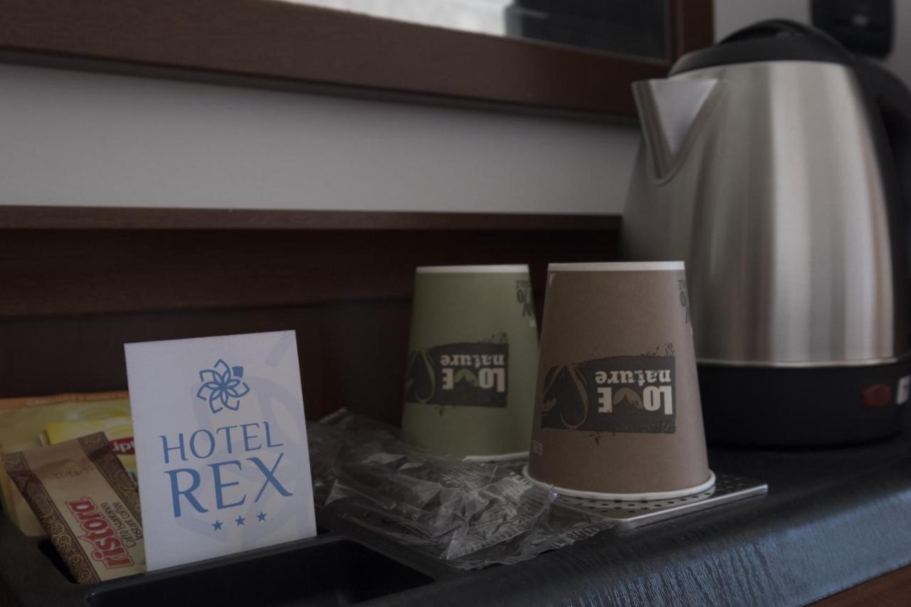 Hotel Rex Rimini Bagian luar foto