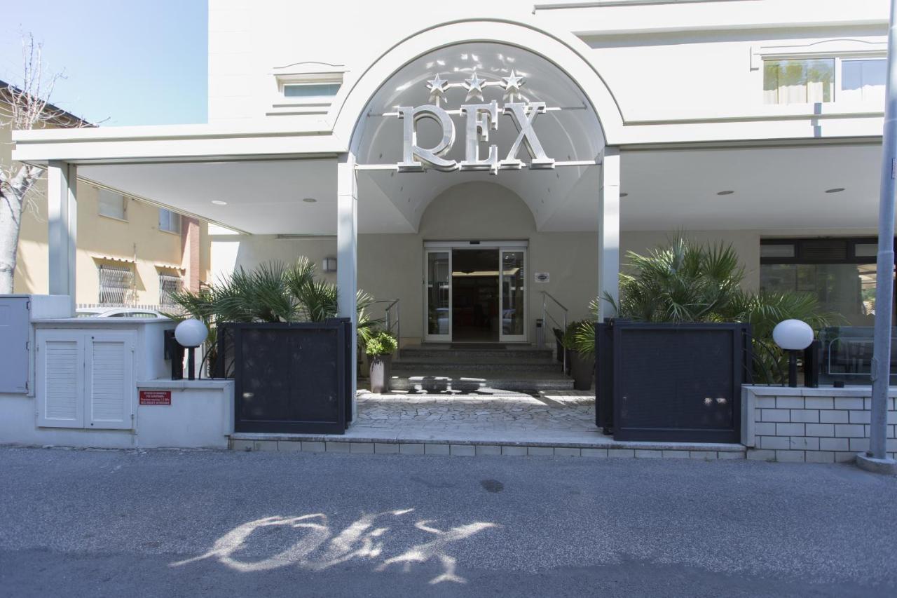 Hotel Rex Rimini Bagian luar foto