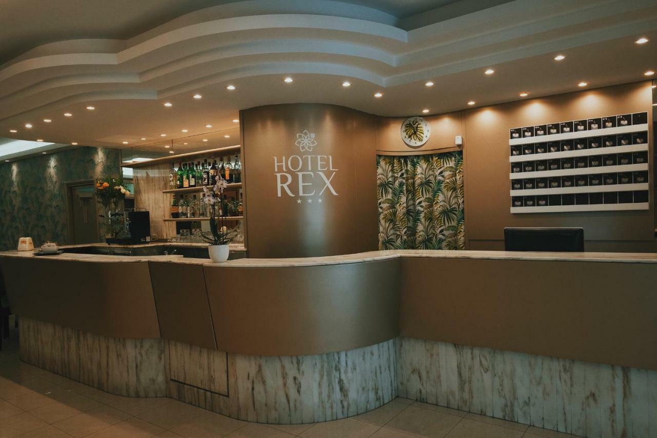Hotel Rex Rimini Bagian luar foto